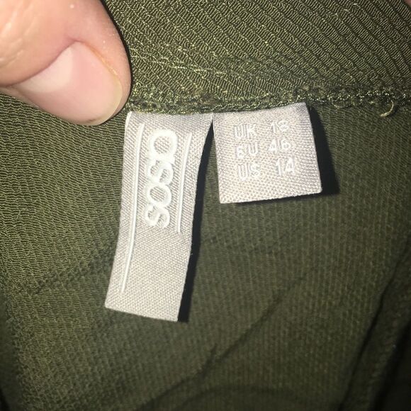 ASOS Olive green v-neck sleeveless blouse - Picture 3 of 4